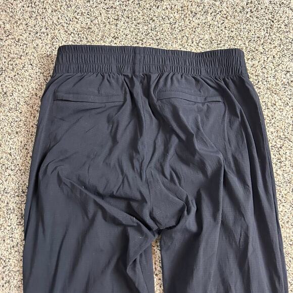 Athleta Mod Trekkie Crop Pants Size 4 Ripstop Black Nylon Outdoor Pull On 291743 - Picture 7 of 8